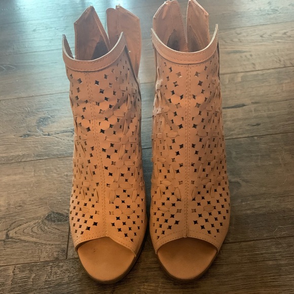 Open Toe Woven Heels - Peep toe booties - Picture 3 of 6